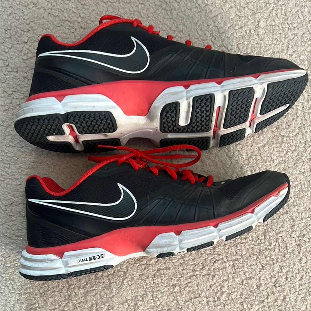 Nike Men's Black and Red Running Shoes - Picture 2 of 3